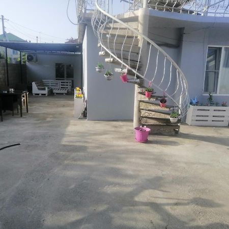 Guest House Sukhumi Exterior photo